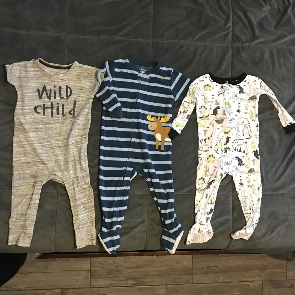 💸💸SOLD💸💸 Boys Pajama Onesies set of 3 (18 M)